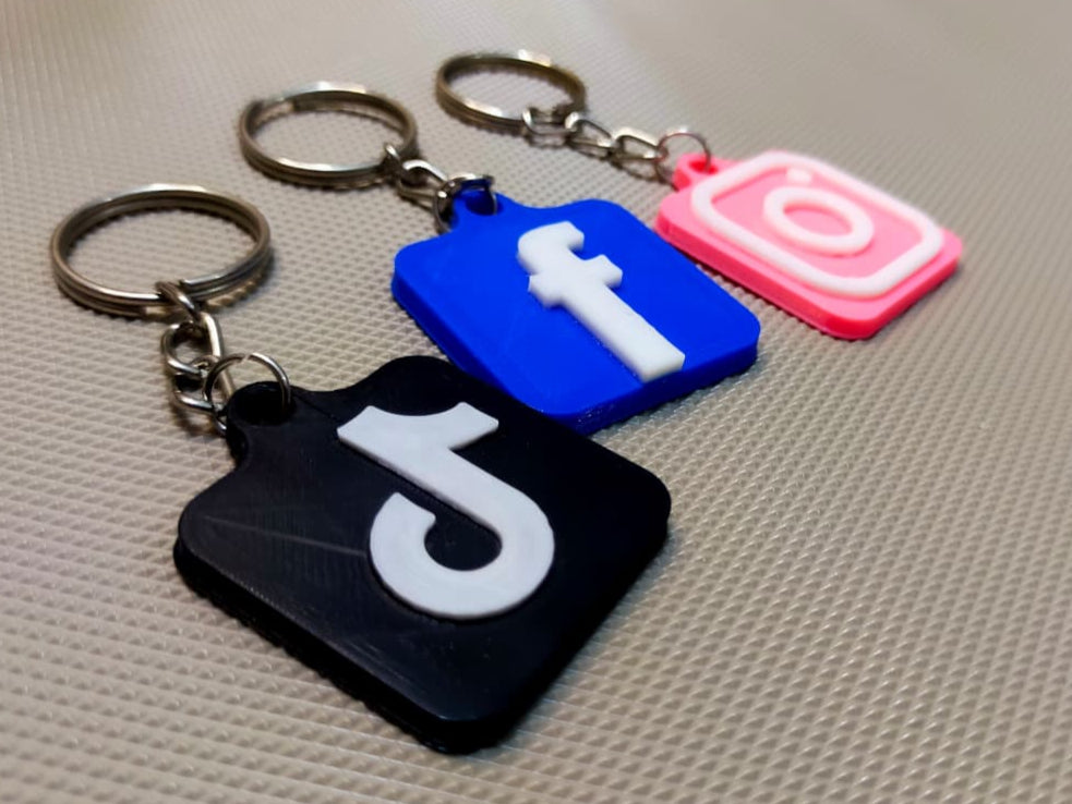 Custom NFC Social Media Keychains – Instagram, TikTok, YouTube & More