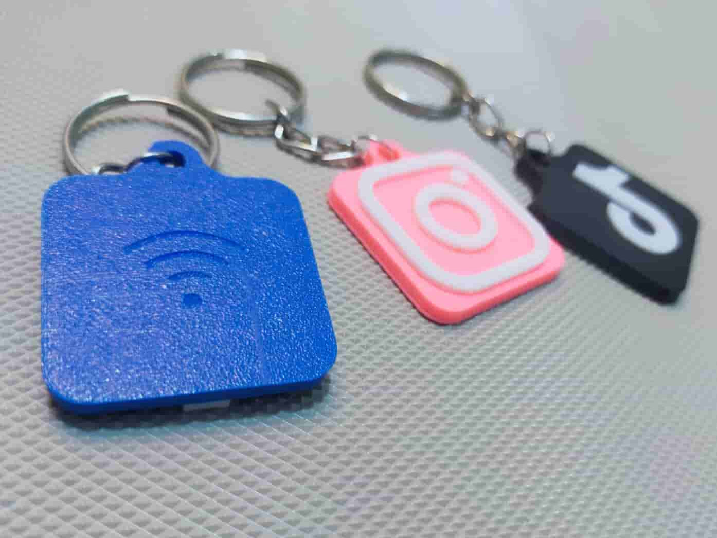 Custom NFC Social Media Keychains – Instagram, TikTok, YouTube & More